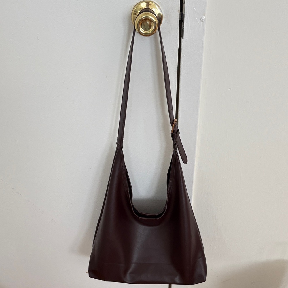 Elegant Brown Leather Shoulder Bag